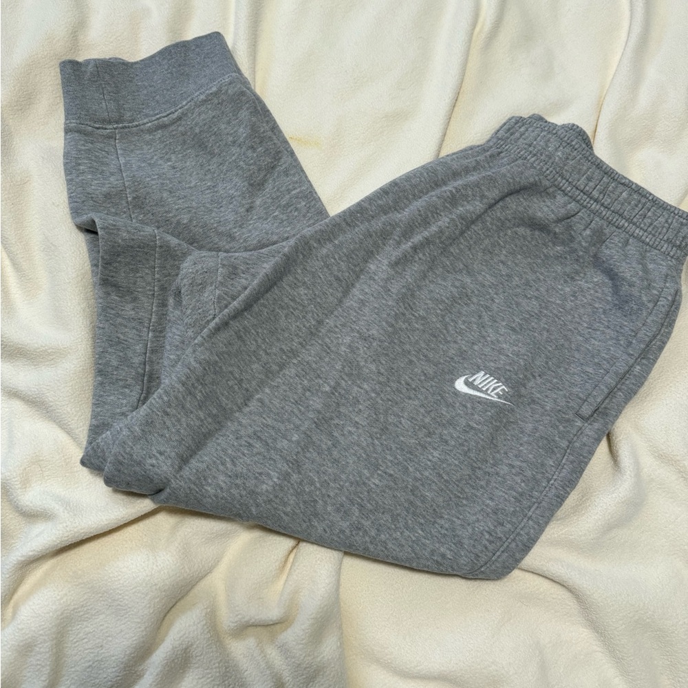 Grey Nike jogging pants